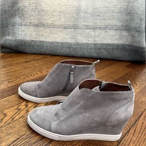Linea Paolo Gray Suede Wedge Sneakers - Sz. 7.5